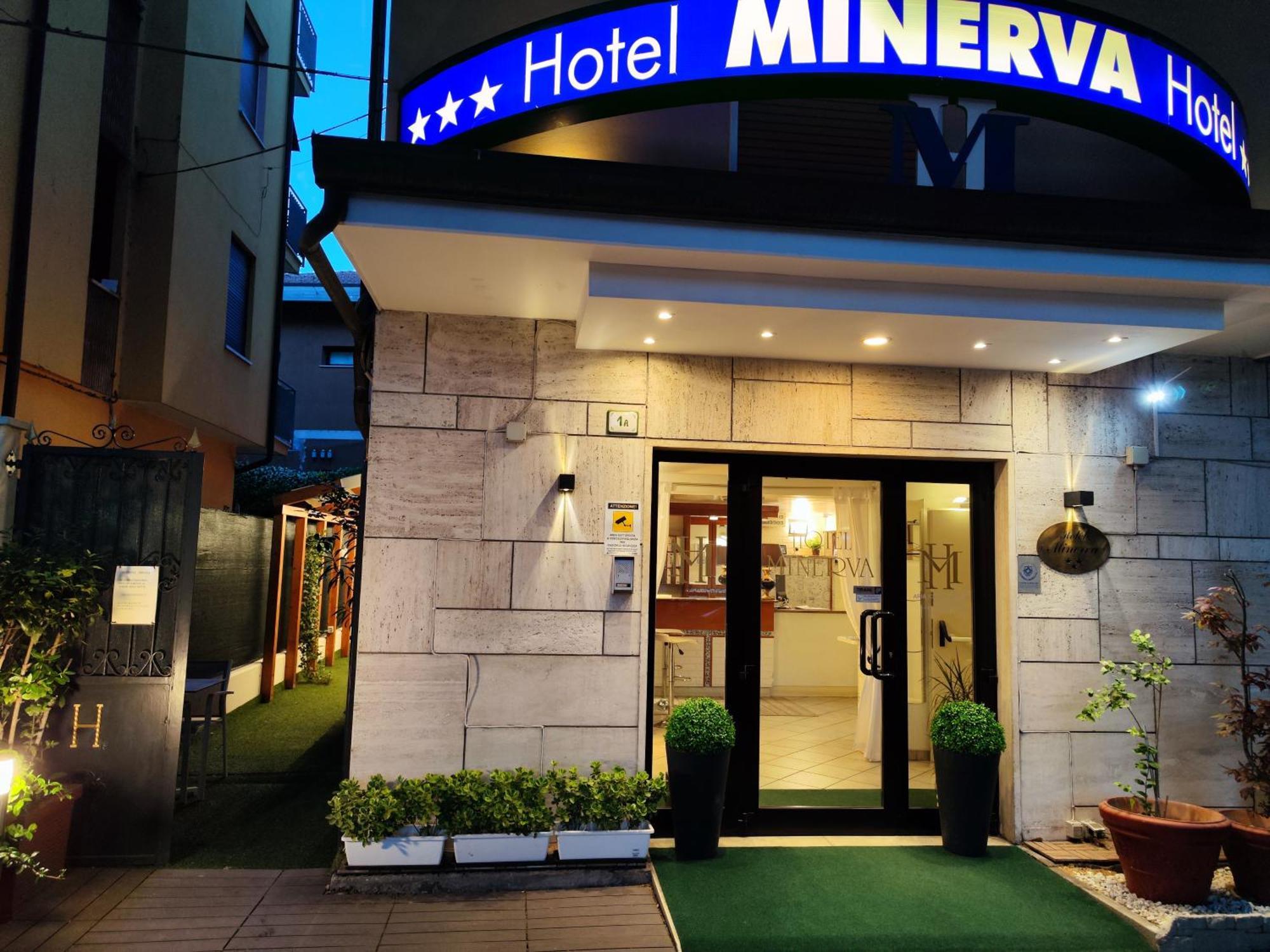 Hotel Minerva ราเวนนา ภายนอก รูปภาพ